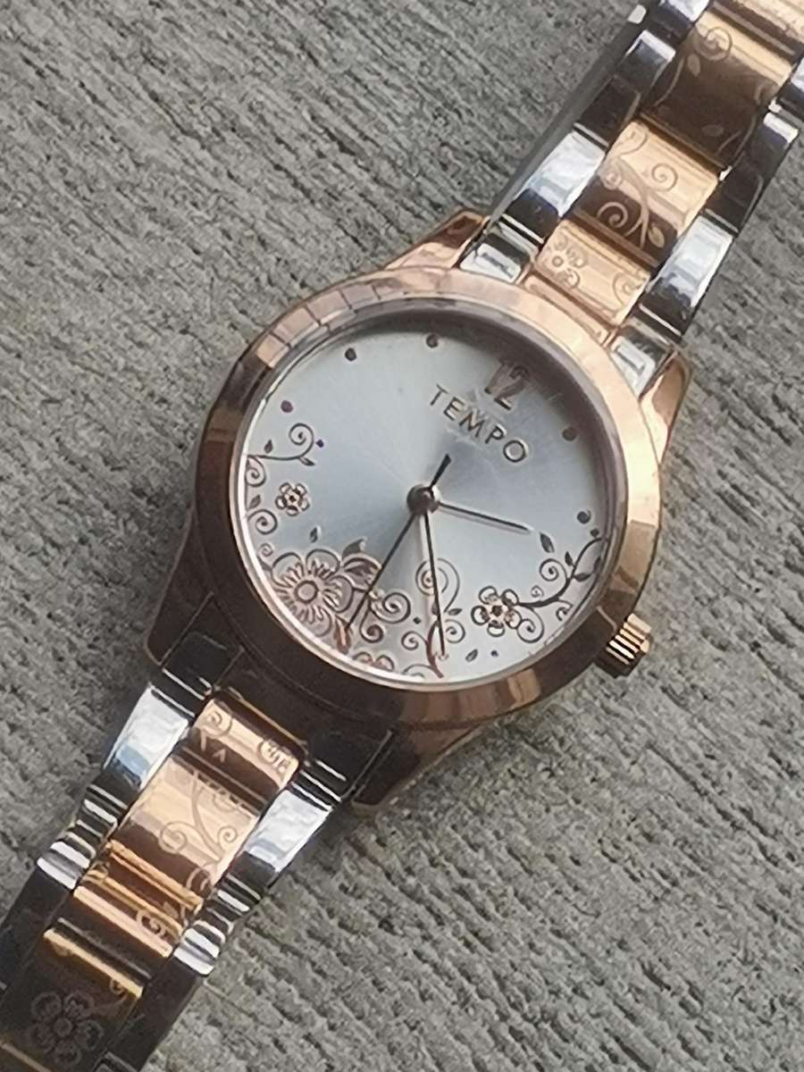 STUNNING LADIES 2 TONE TEMPO WATCH IN EXCELLENT WORKING CONDITION