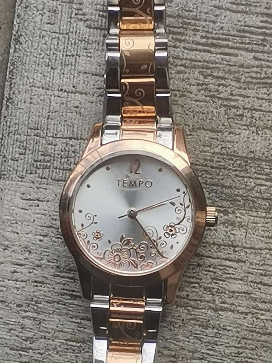 STUNNING LADIES 2 TONE TEMPO WATCH IN EXCELLENT WORKING CONDITION