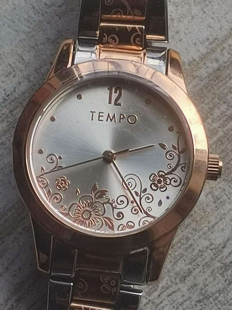 STUNNING LADIES 2 TONE TEMPO WATCH IN EXCELLENT WORKING CONDITION