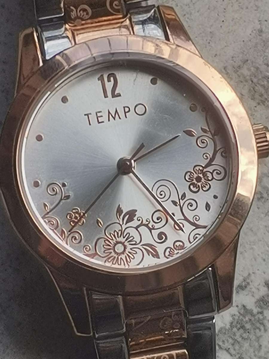 STUNNING LADIES 2 TONE TEMPO WATCH IN EXCELLENT WORKING CONDITION