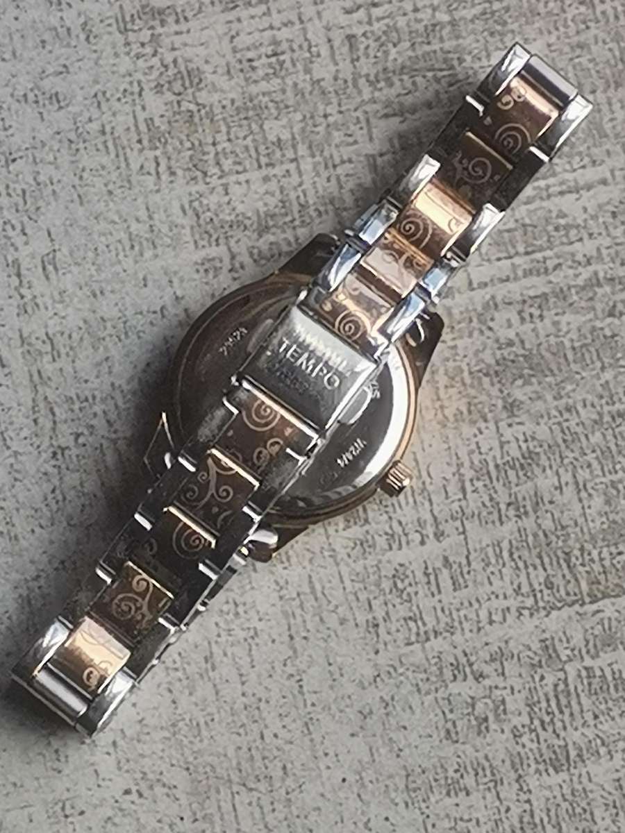 STUNNING LADIES 2 TONE TEMPO WATCH IN EXCELLENT WORKING CONDITION