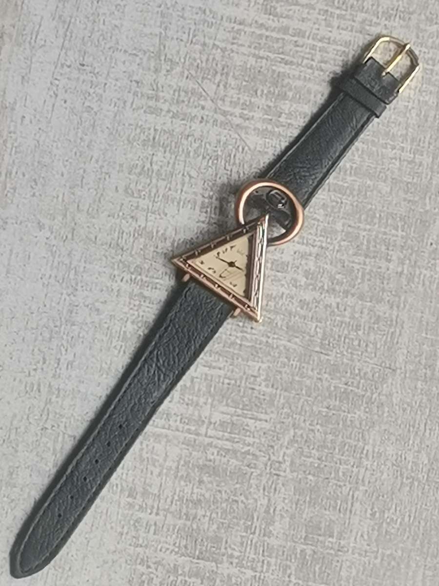 LADIES UNIQUE DUMONT TRIANGLE WATCH IN EXCELLENT WORKING CONDITION