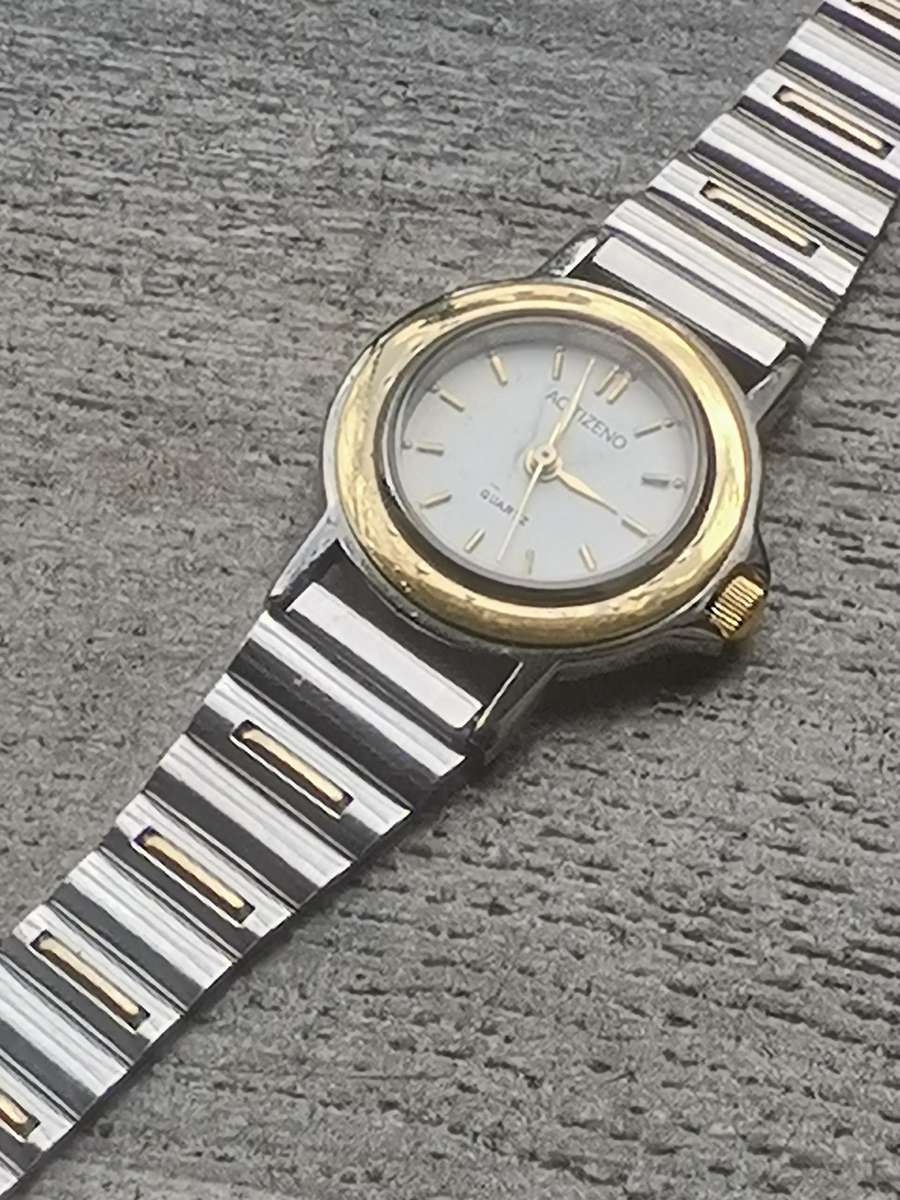 LADIES ACITIZENO 2 TONE WATCH IN EXCELLENT WORKING CONDITION