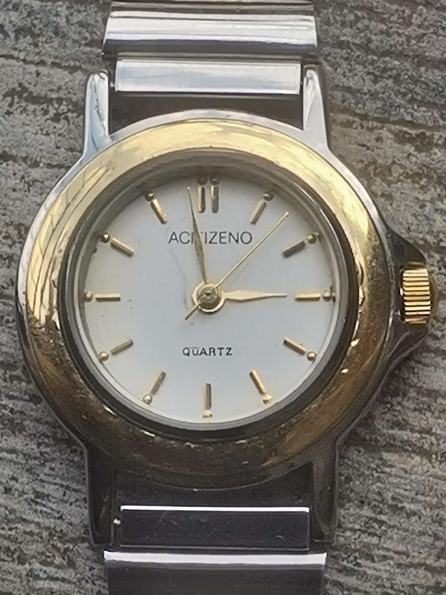 LADIES ACITIZENO 2 TONE WATCH IN EXCELLENT WORKING CONDITION
