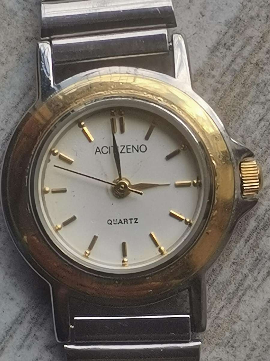 LADIES ACITIZENO 2 TONE WATCH IN EXCELLENT WORKING CONDITION