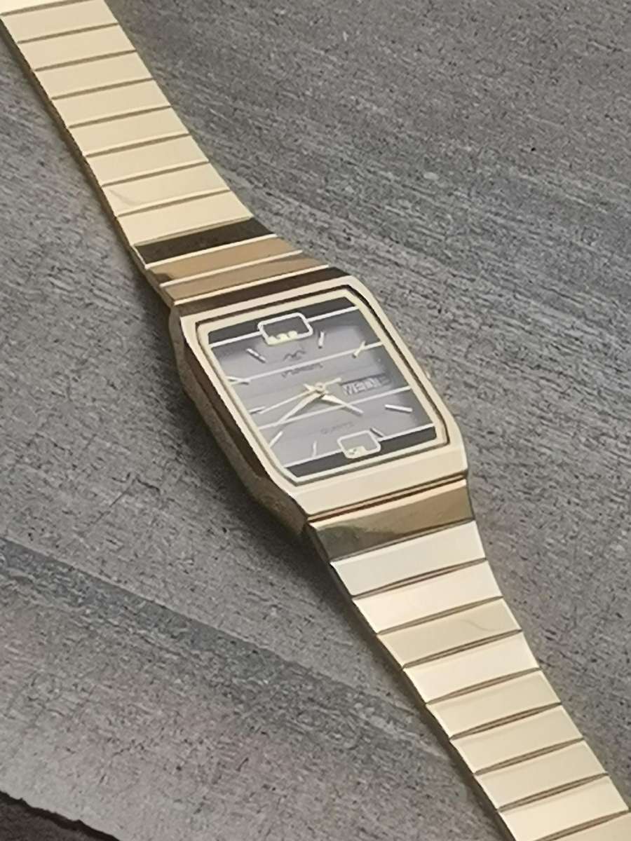 MENS VINTAGE HOSAM GOLD PLATED WATCH IN EXCELLENT WORKING CONDITION