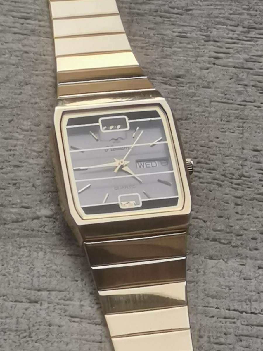 MENS VINTAGE HOSAM GOLD PLATED WATCH IN EXCELLENT WORKING CONDITION