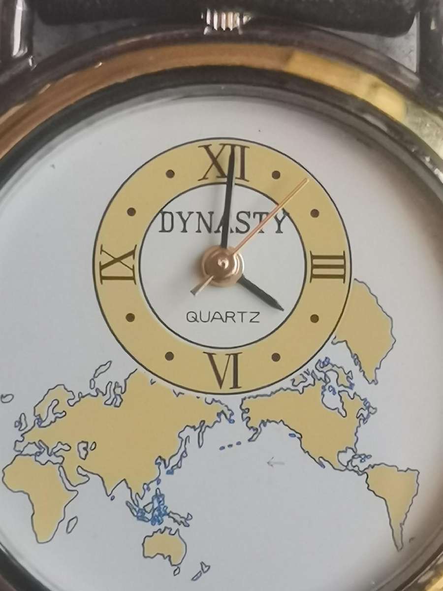 MENS VINTAGE DYNASTY WORLD MAP QUARTZ WATCH IN EXCELLENT WORKING CONDITION