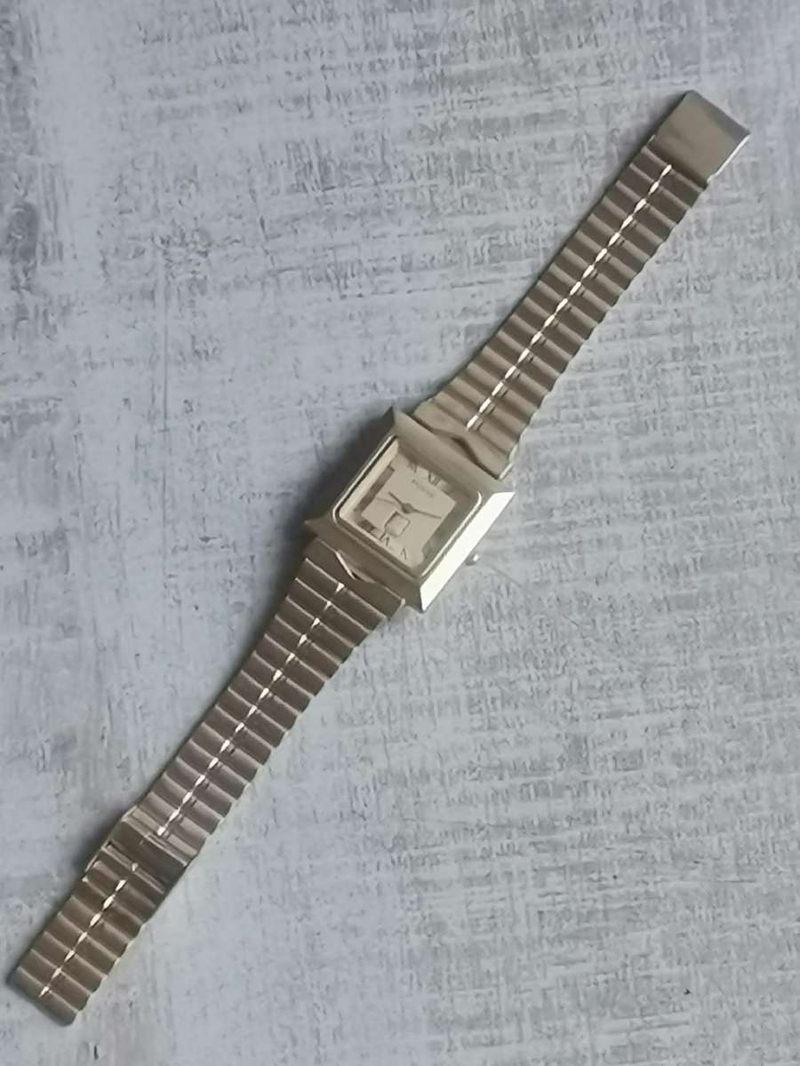 MENS VINTAGE GOLD POISE WATCH IN EXCELLENT WORKING CONDITION