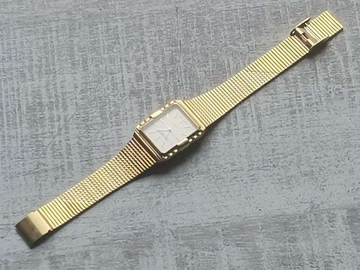 MENS DYNASTY GOLD WATCH IN EXCELLENT WORKING CONDITION