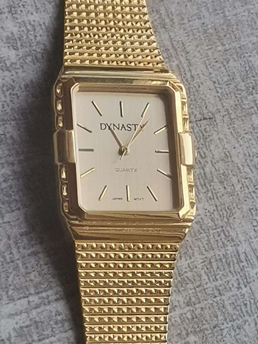MENS DYNASTY GOLD WATCH IN EXCELLENT WORKING CONDITION