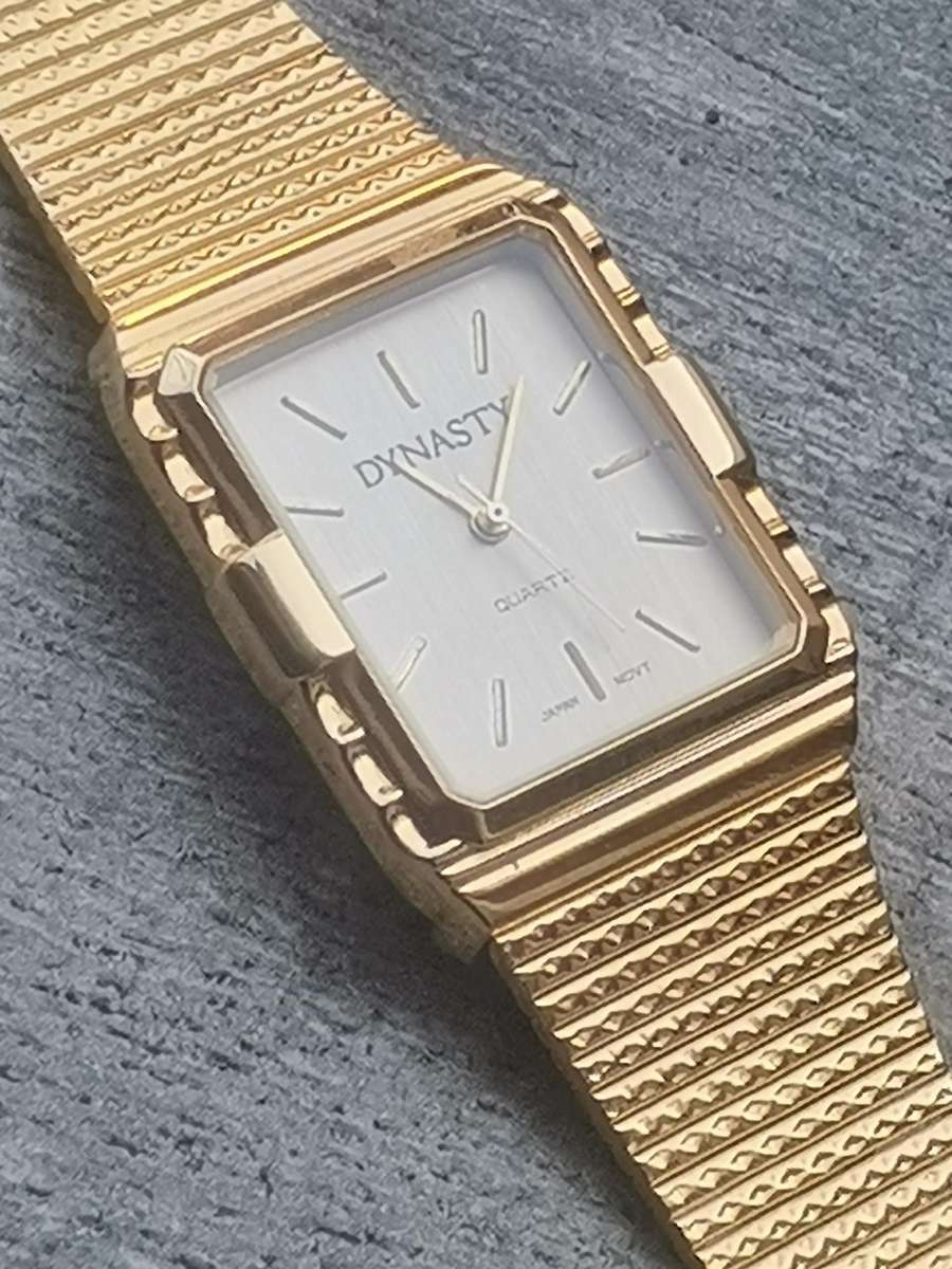 MENS DYNASTY GOLD WATCH IN EXCELLENT WORKING CONDITION