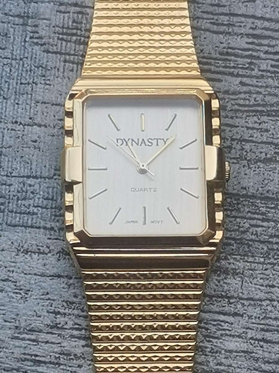 MENS DYNASTY GOLD WATCH IN EXCELLENT WORKING CONDITION