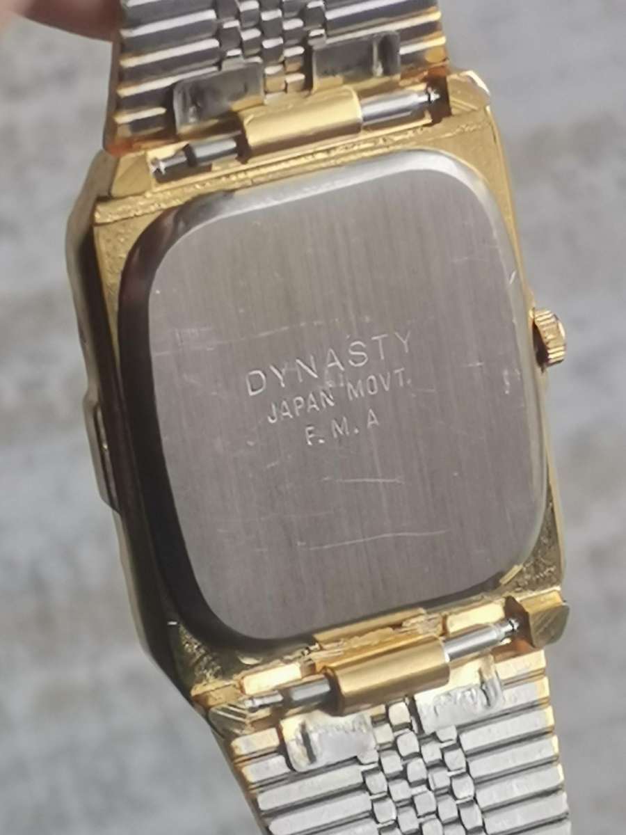 MENS DYNASTY GOLD WATCH IN EXCELLENT WORKING CONDITION