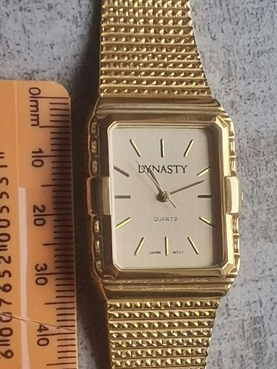 MENS DYNASTY GOLD WATCH IN EXCELLENT WORKING CONDITION