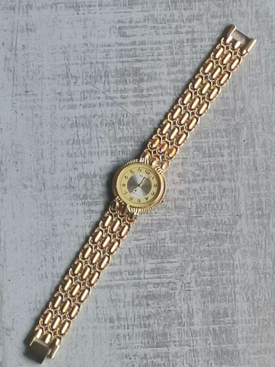 MENS SEIKQ GOLD WATCH IN EXCELLENT WORKING CONDITION