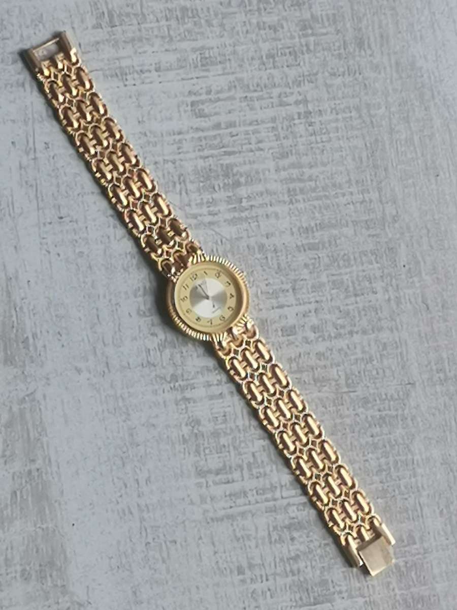 MENS SEIKQ GOLD WATCH IN EXCELLENT WORKING CONDITION