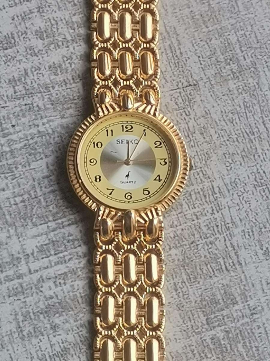 MENS SEIKQ GOLD WATCH IN EXCELLENT WORKING CONDITION