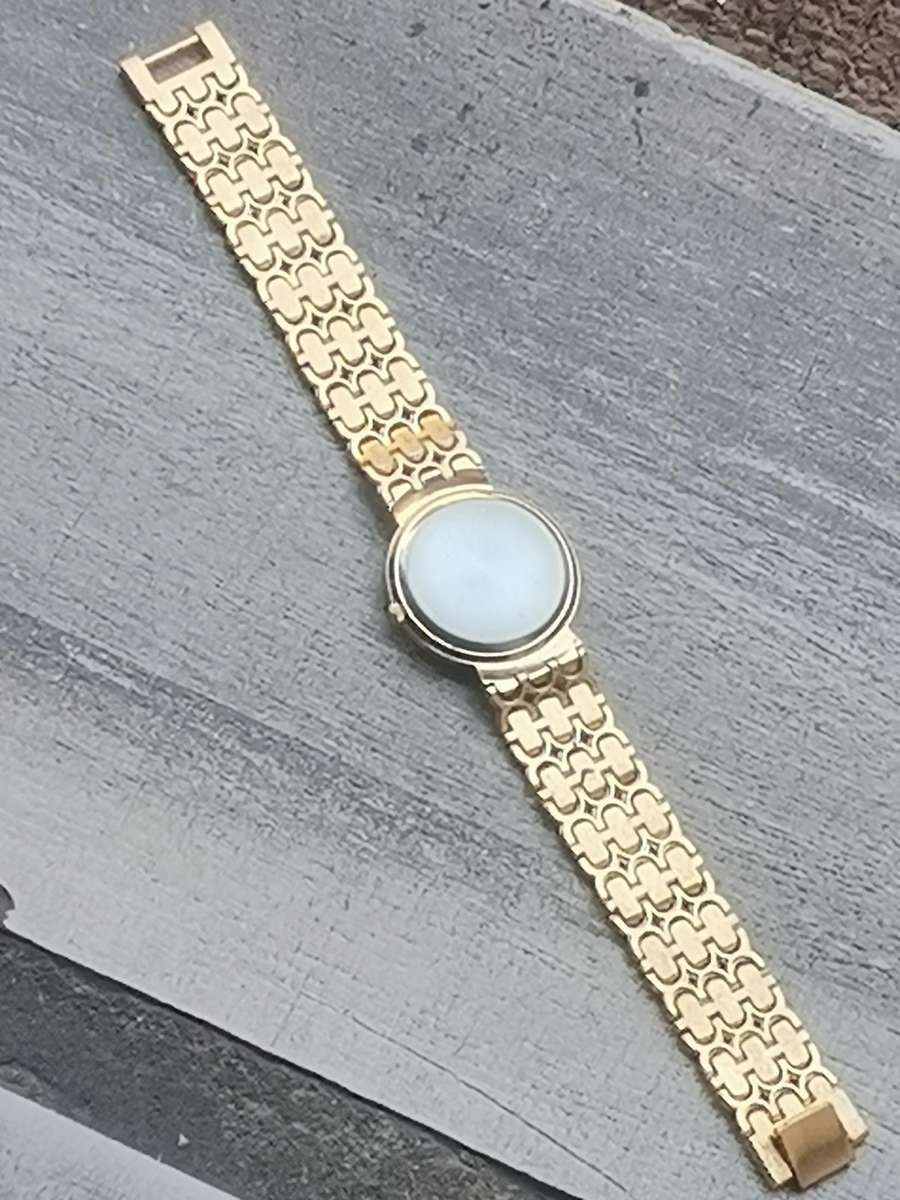 MENS SEIKQ GOLD WATCH IN EXCELLENT WORKING CONDITION