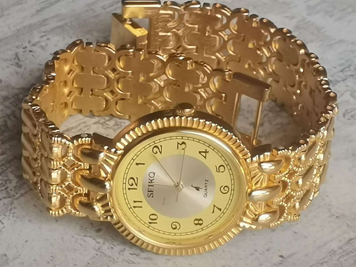 MENS SEIKQ GOLD WATCH IN EXCELLENT WORKING CONDITION