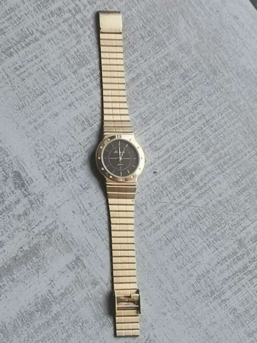 MENS VINTAGE LAURIER GOLD PLATED WATCH IN EXCELLENT WORKING CONDITION