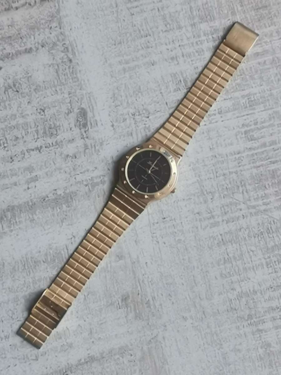 MENS VINTAGE LAURIER GOLD PLATED WATCH IN EXCELLENT WORKING CONDITION