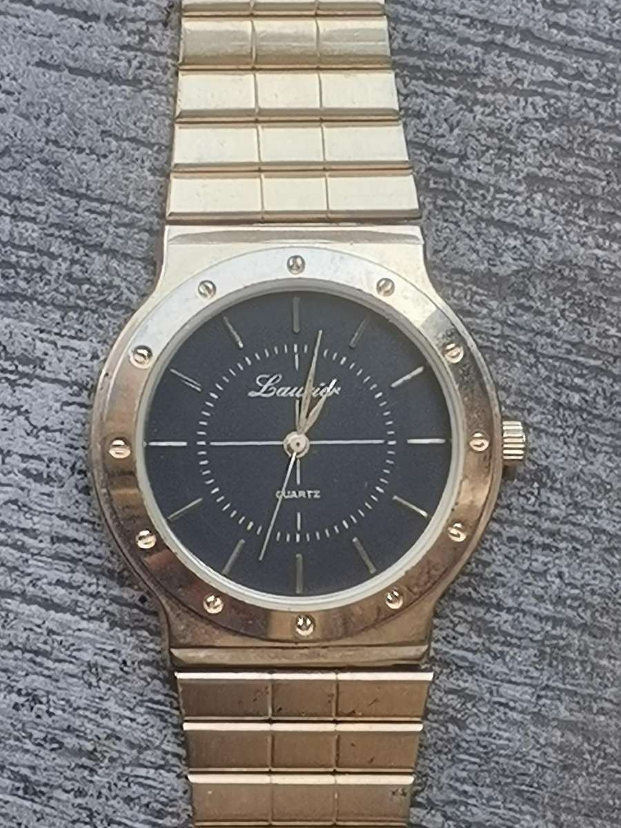 MENS VINTAGE LAURIER GOLD PLATED WATCH IN EXCELLENT WORKING CONDITION