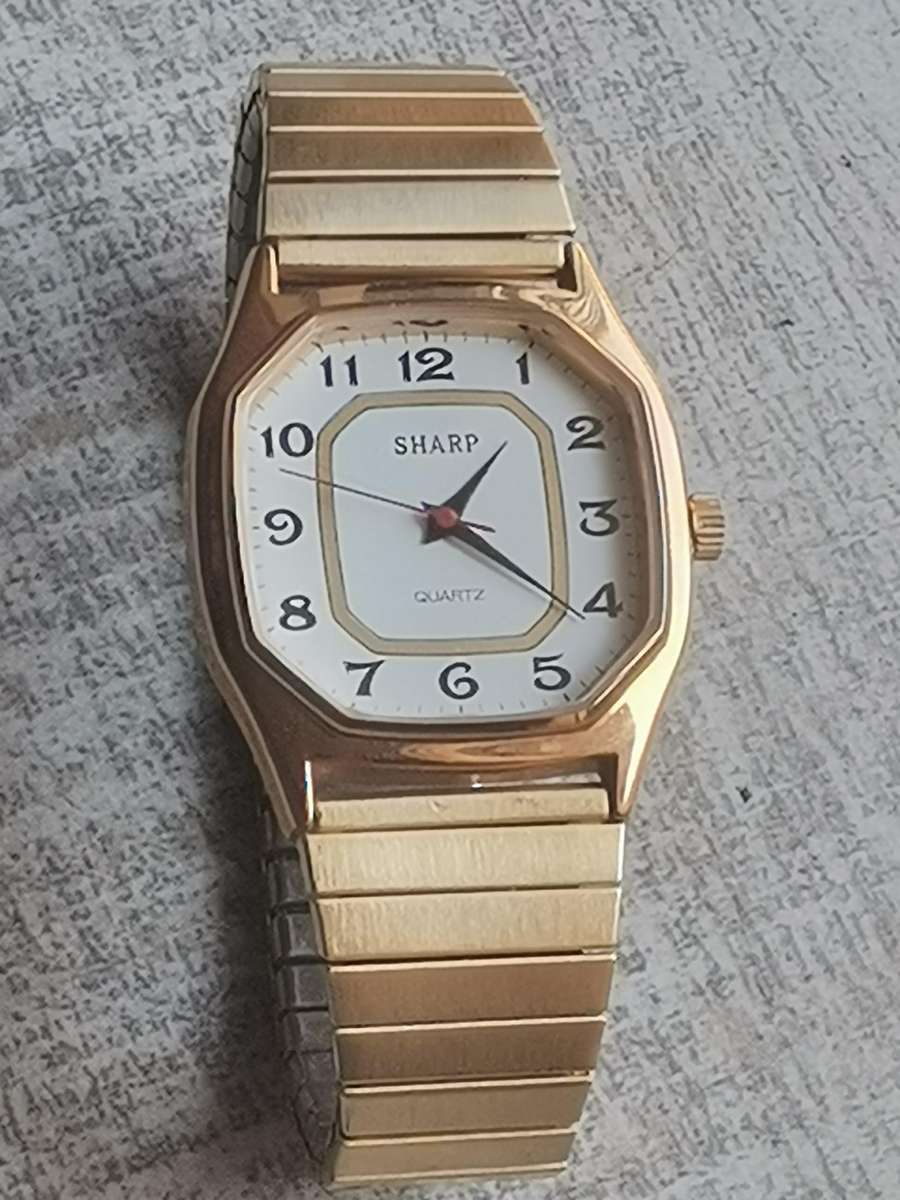 MENS VINTAGE SHARP GOLD PLATED WATCH IN EXCELLENT WORKING CONDITION