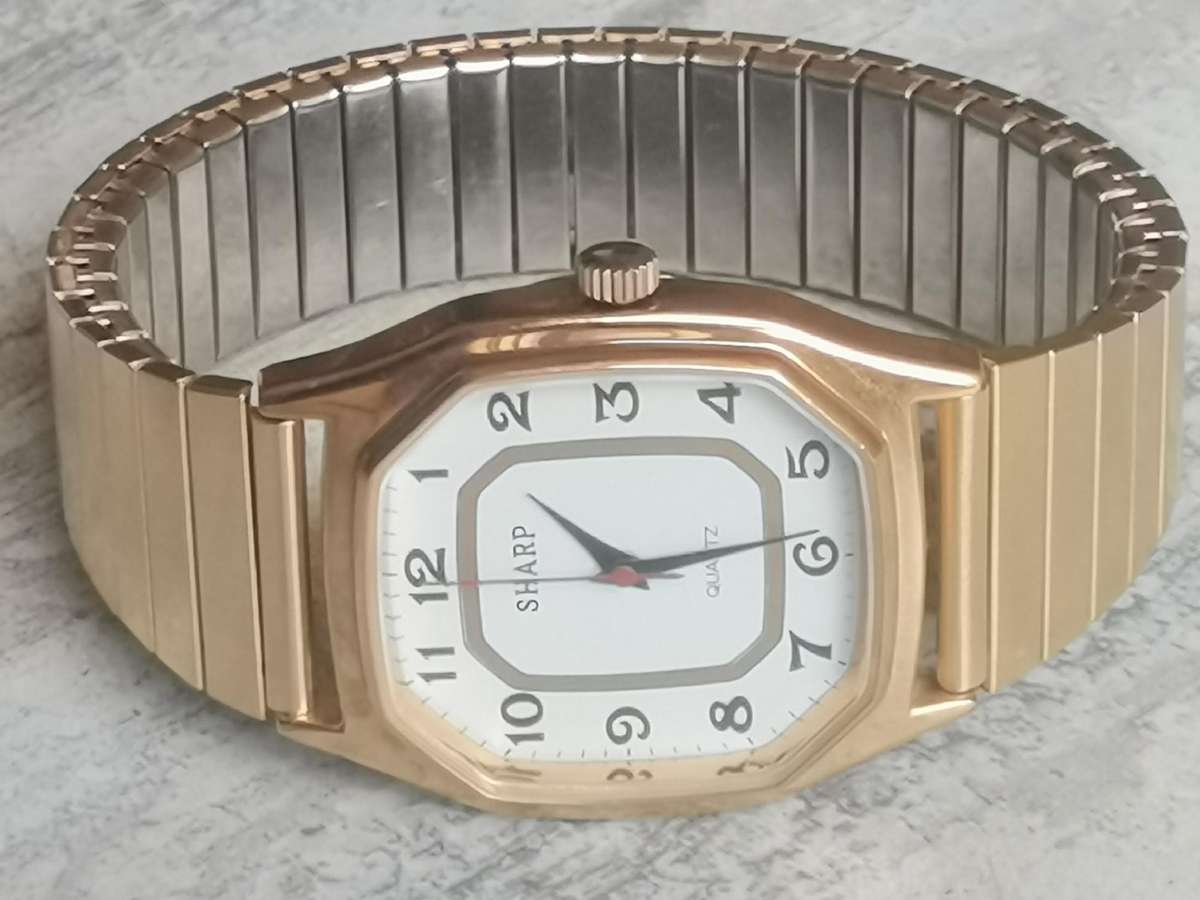 MENS VINTAGE SHARP GOLD PLATED WATCH IN EXCELLENT WORKING CONDITION