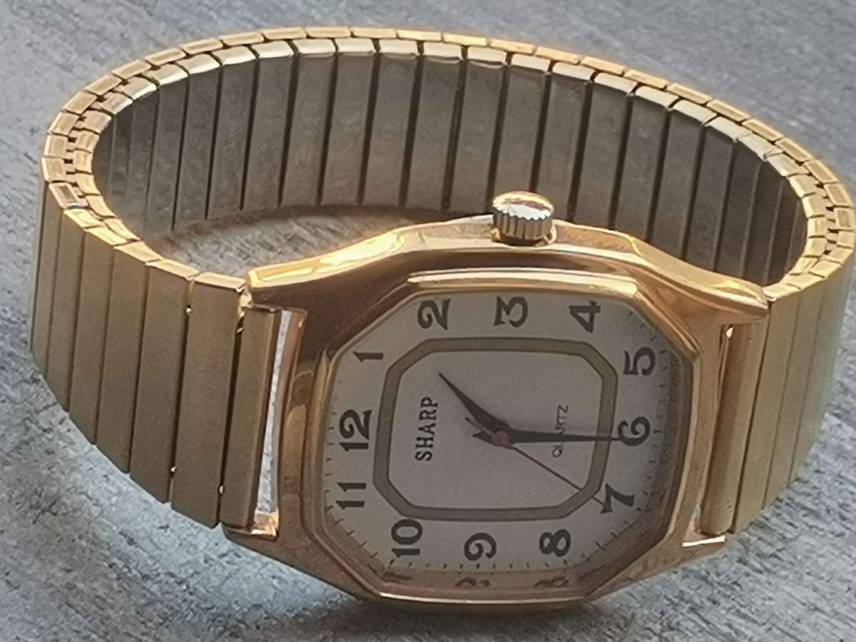 MENS VINTAGE SHARP GOLD PLATED WATCH IN EXCELLENT WORKING CONDITION