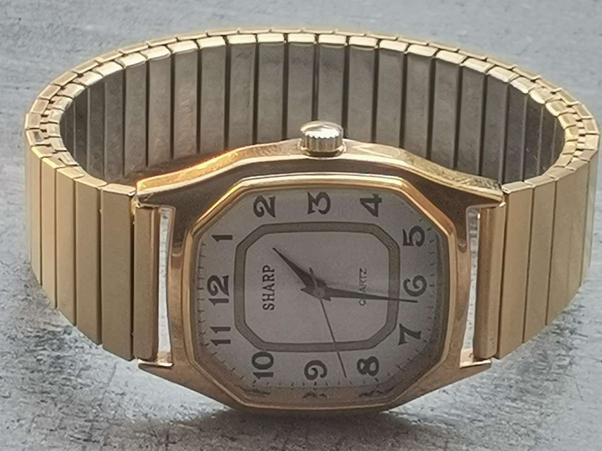 MENS VINTAGE SHARP GOLD PLATED WATCH IN EXCELLENT WORKING CONDITION