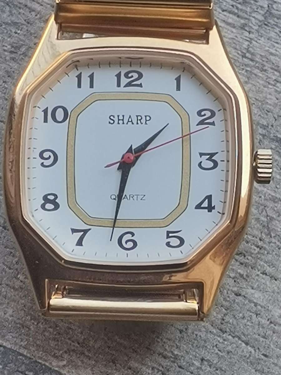 MENS VINTAGE SHARP GOLD PLATED WATCH IN EXCELLENT WORKING CONDITION
