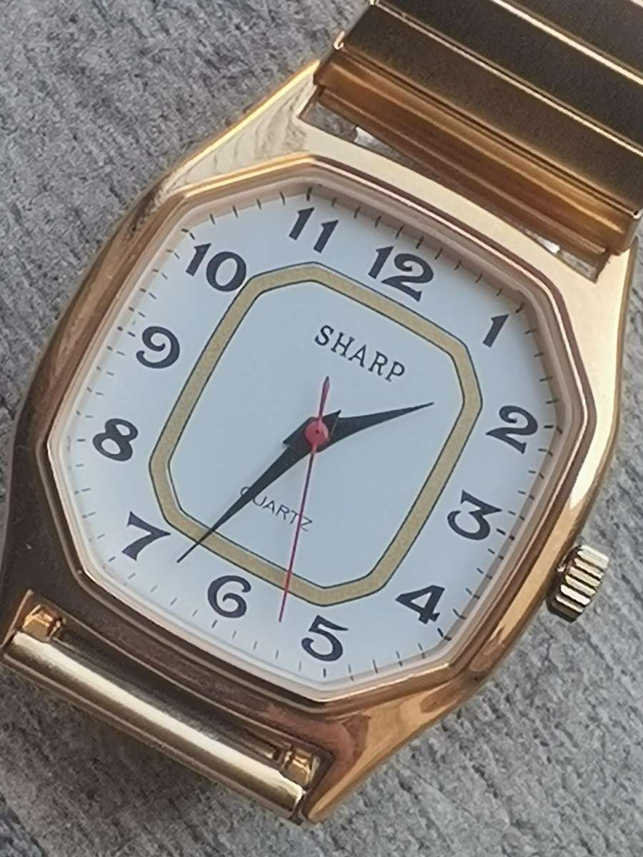 MENS VINTAGE SHARP GOLD PLATED WATCH IN EXCELLENT WORKING CONDITION