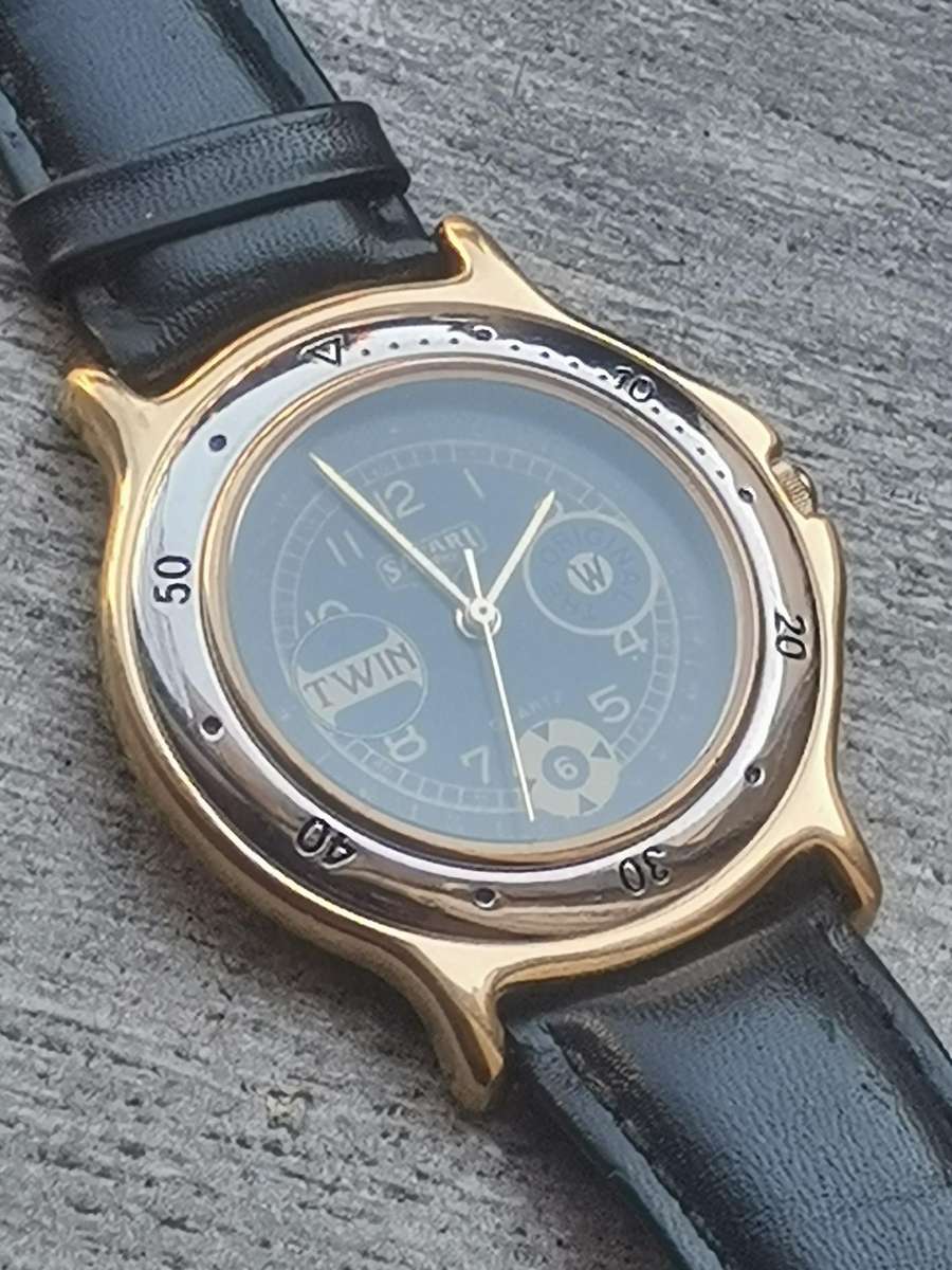 MENS VINTAGE SAFARI TROPHY WATCH IN EXCELLENT WORKING CONDITION