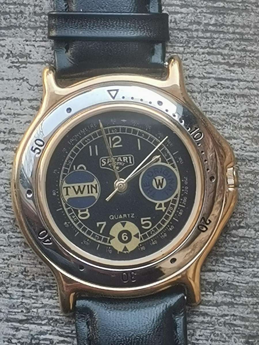 MENS VINTAGE SAFARI TROPHY WATCH IN EXCELLENT WORKING CONDITION