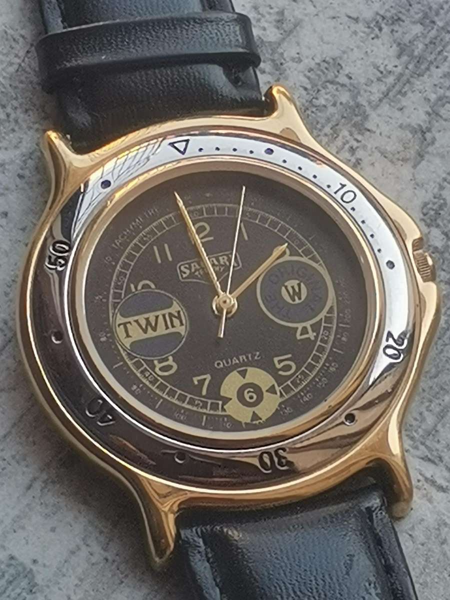 MENS VINTAGE SAFARI TROPHY WATCH IN EXCELLENT WORKING CONDITION