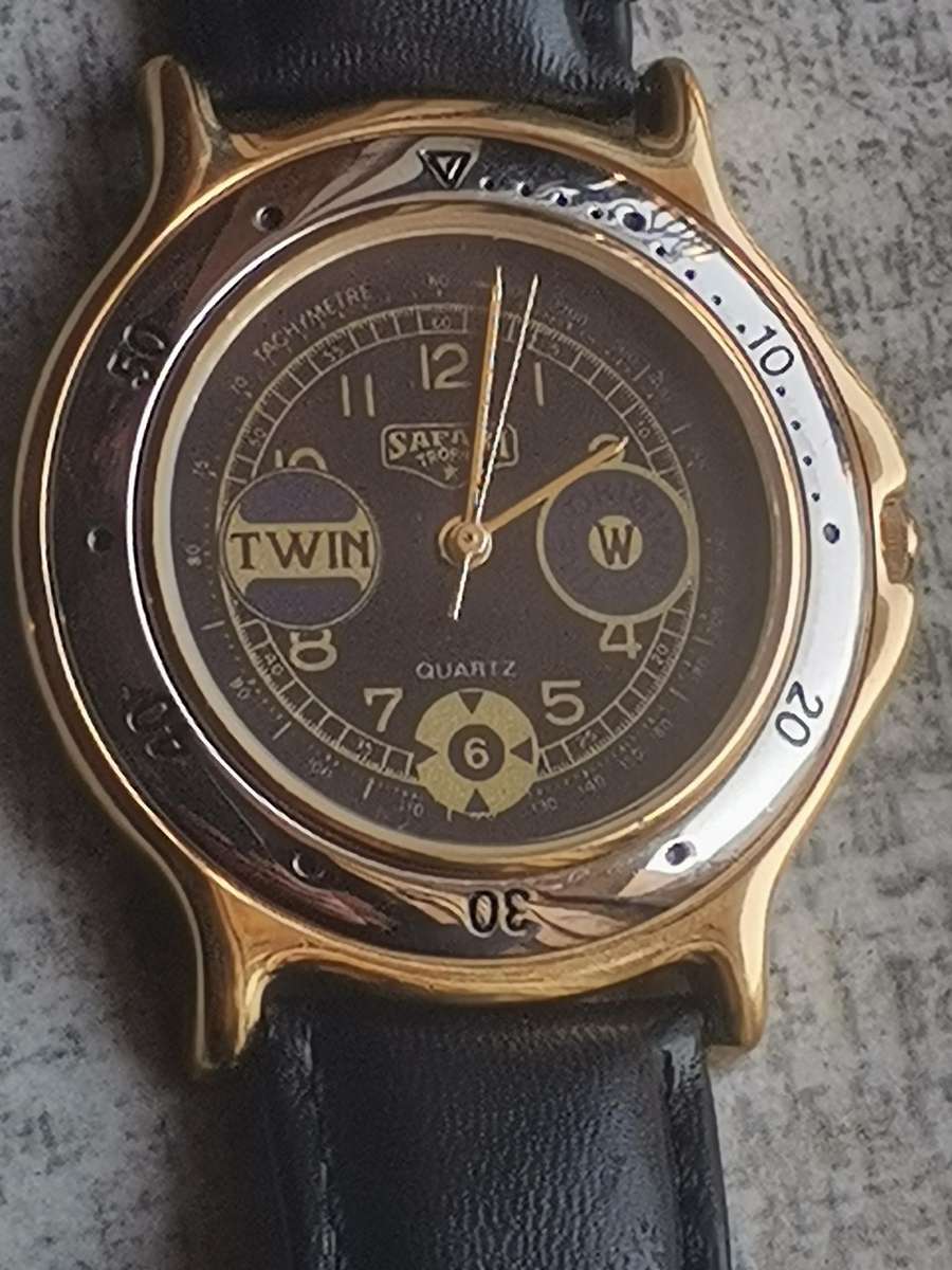 MENS VINTAGE SAFARI TROPHY WATCH IN EXCELLENT WORKING CONDITION