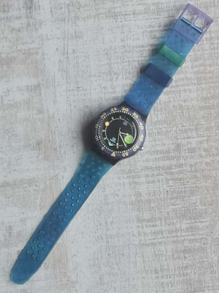 MENS XS SPORTS WATCH WITH ROTATING BEZEL IN EXCELLENT WORKING CONDITION