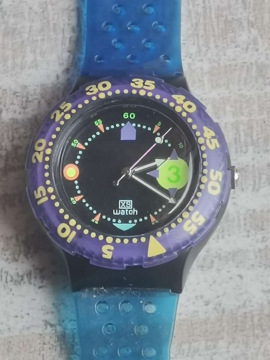 MENS XS SPORTS WATCH WITH ROTATING BEZEL IN EXCELLENT WORKING CONDITION