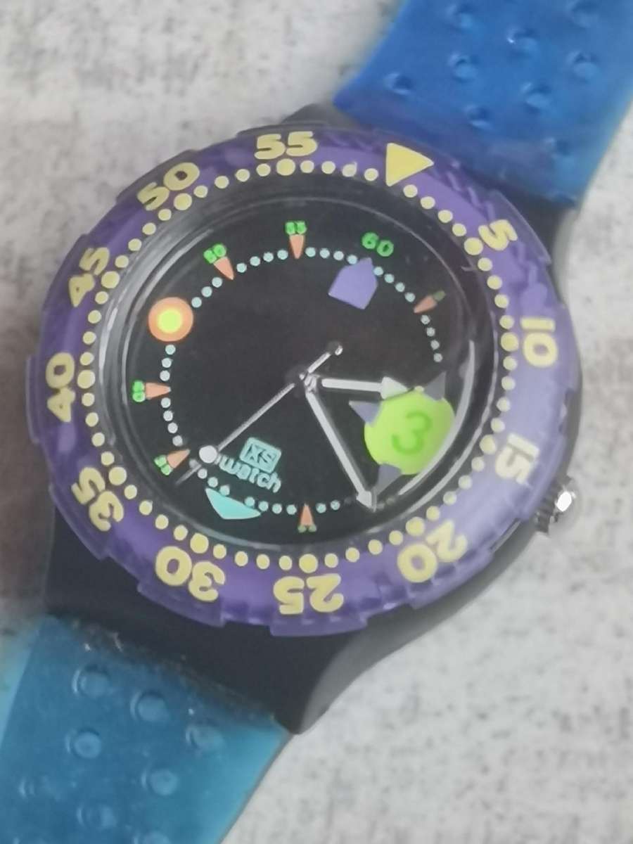 MENS XS SPORTS WATCH WITH ROTATING BEZEL IN EXCELLENT WORKING CONDITION