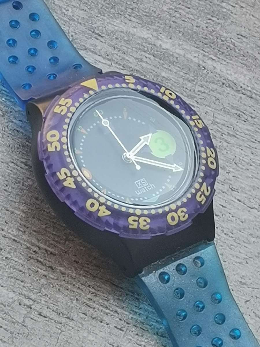 MENS XS SPORTS WATCH WITH ROTATING BEZEL IN EXCELLENT WORKING CONDITION