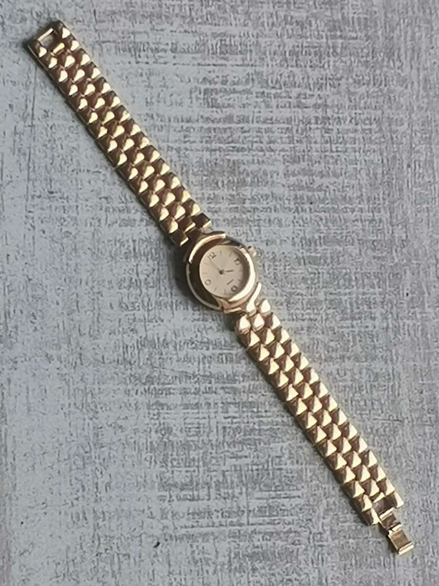 LADIES GOLD PLATED WATCH IN EXCELLENT WORKING CONDITION