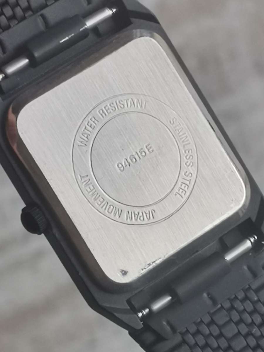 LADIES LAURIER ALL BLACK STEEL WATCH IN EXCELLENT WORKING CONDITION