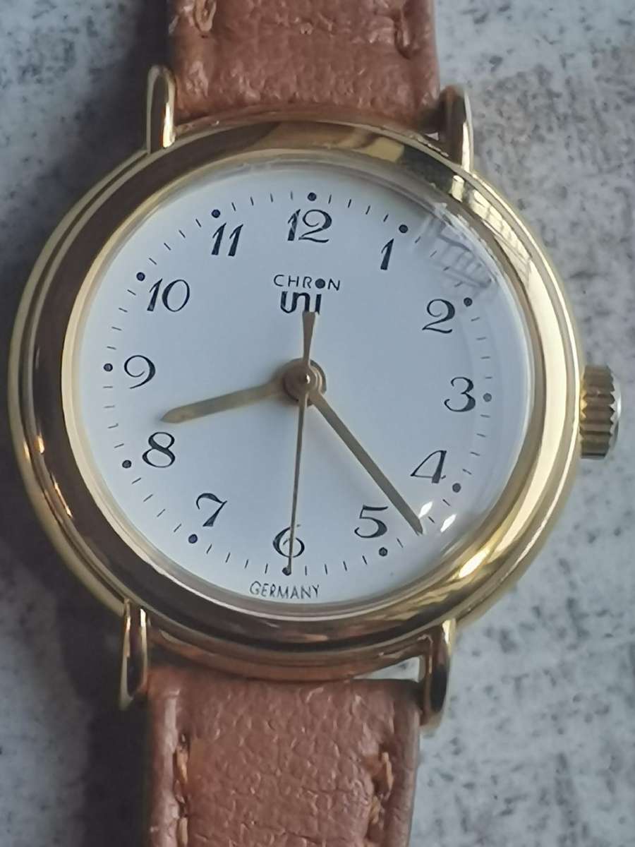 LADIES CHRON UTI GERMANY MECHANICAL HAND WINDING WATCH IN EXCELLENT WORKING CONDITION