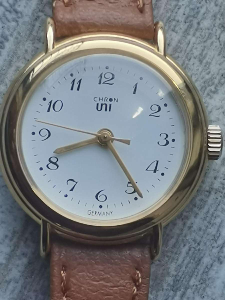 LADIES CHRON UTI GERMANY MECHANICAL HAND WINDING WATCH IN EXCELLENT WORKING CONDITION