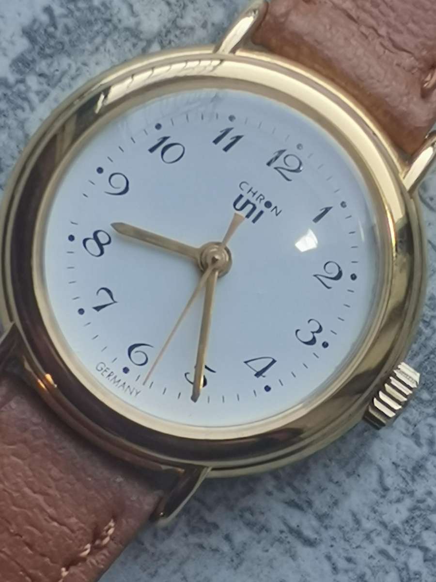 LADIES CHRON UTI GERMANY MECHANICAL HAND WINDING WATCH IN EXCELLENT WORKING CONDITION