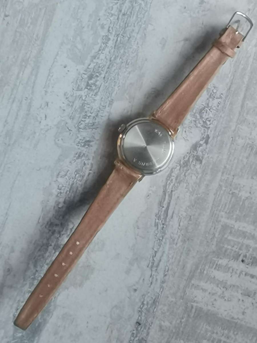 LADIES CHRON UTI GERMANY MECHANICAL HAND WINDING WATCH IN EXCELLENT WORKING CONDITION