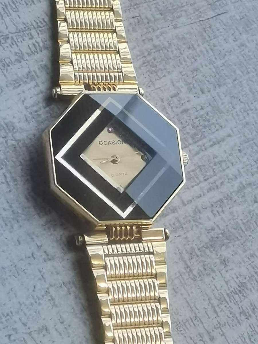 STUNNING LADIES OCCASION 18K GOLD PLATED WATCH IN EXCELLENT WORKING CONDITION