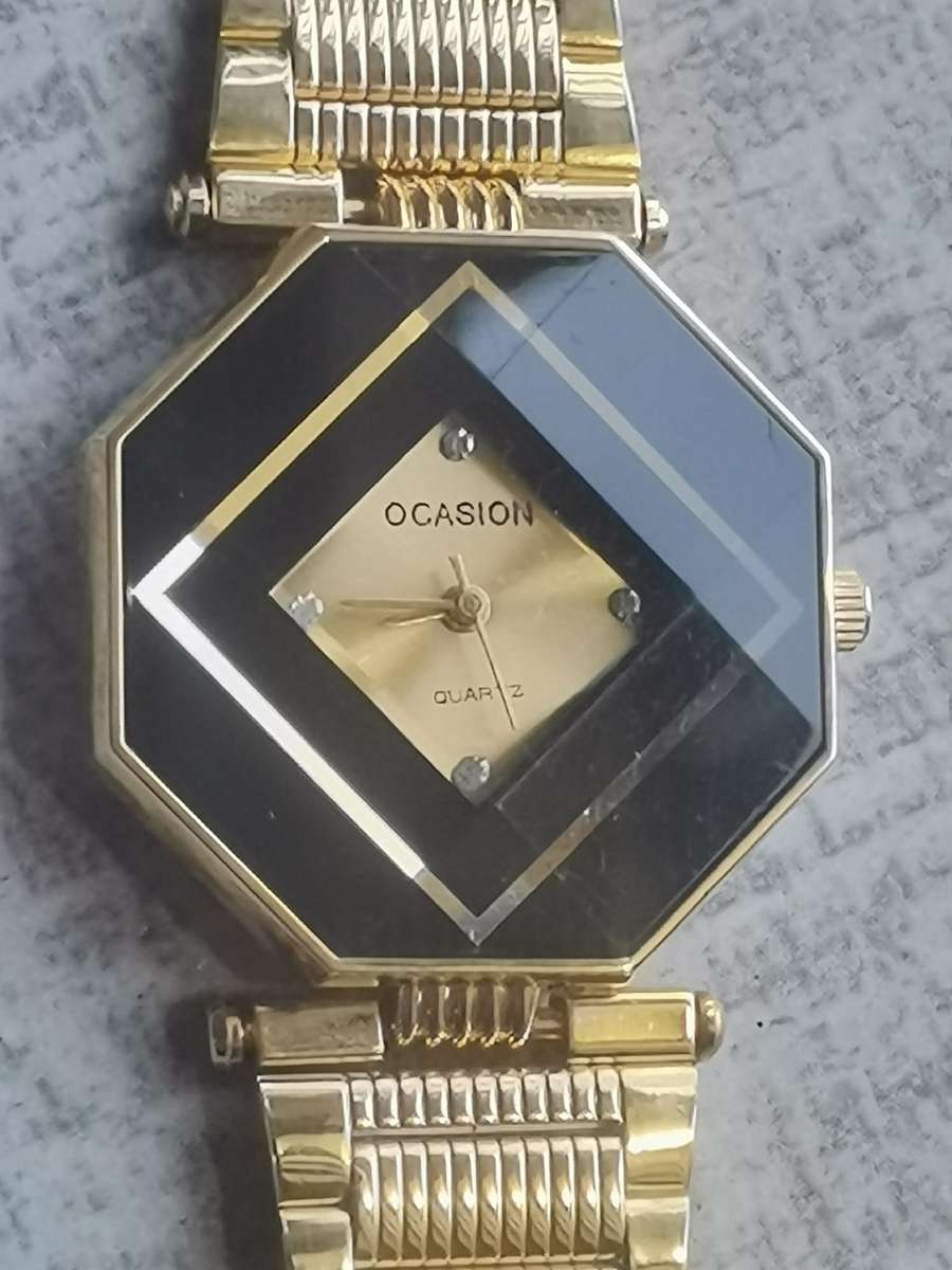 STUNNING LADIES OCCASION 18K GOLD PLATED WATCH IN EXCELLENT WORKING CONDITION