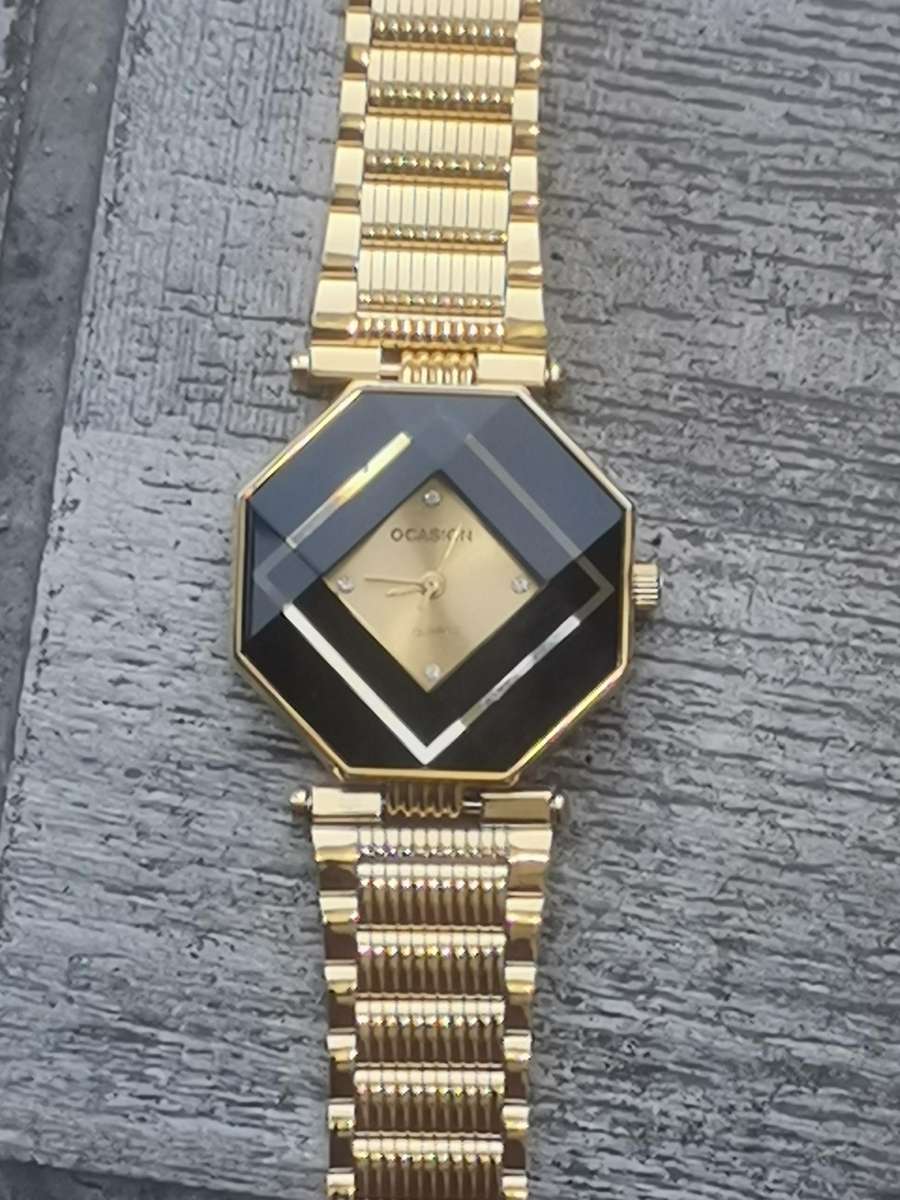 STUNNING LADIES OCCASION 18K GOLD PLATED WATCH IN EXCELLENT WORKING CONDITION